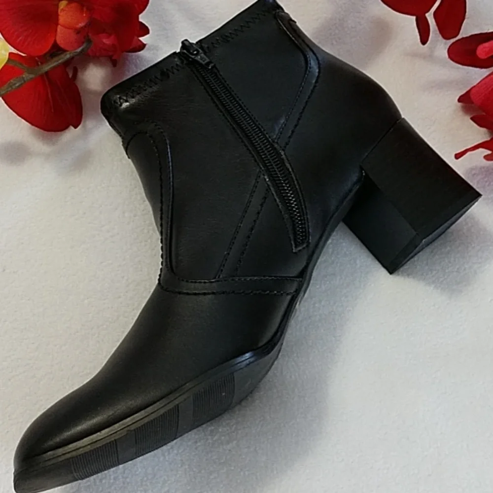 NEW Women's Ankle Boots Booties 2.5